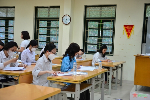 Hà Nội: Hạ điểm chuẩn lớp 10 các trường Trung học phổ thông chuyên